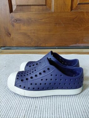 Native Jefferson Slip‎ On Shoes Junior Size J1 Navy Waterproof Regatta Comfort